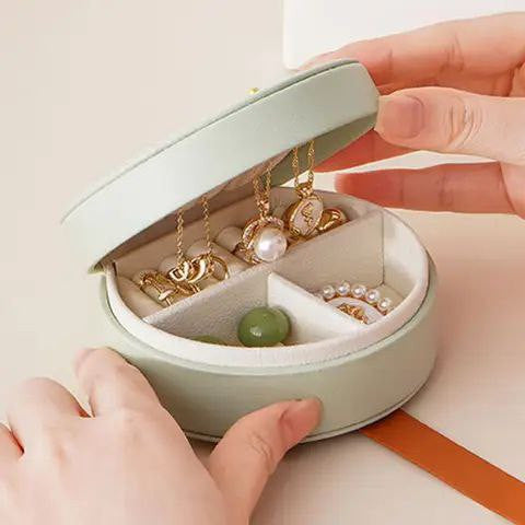 Luxe Round Jewelry Case