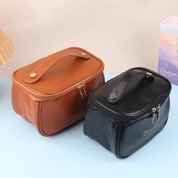 High-Capacity Travel Makeup Bag with Dedicated Brush Slots| Simple Store